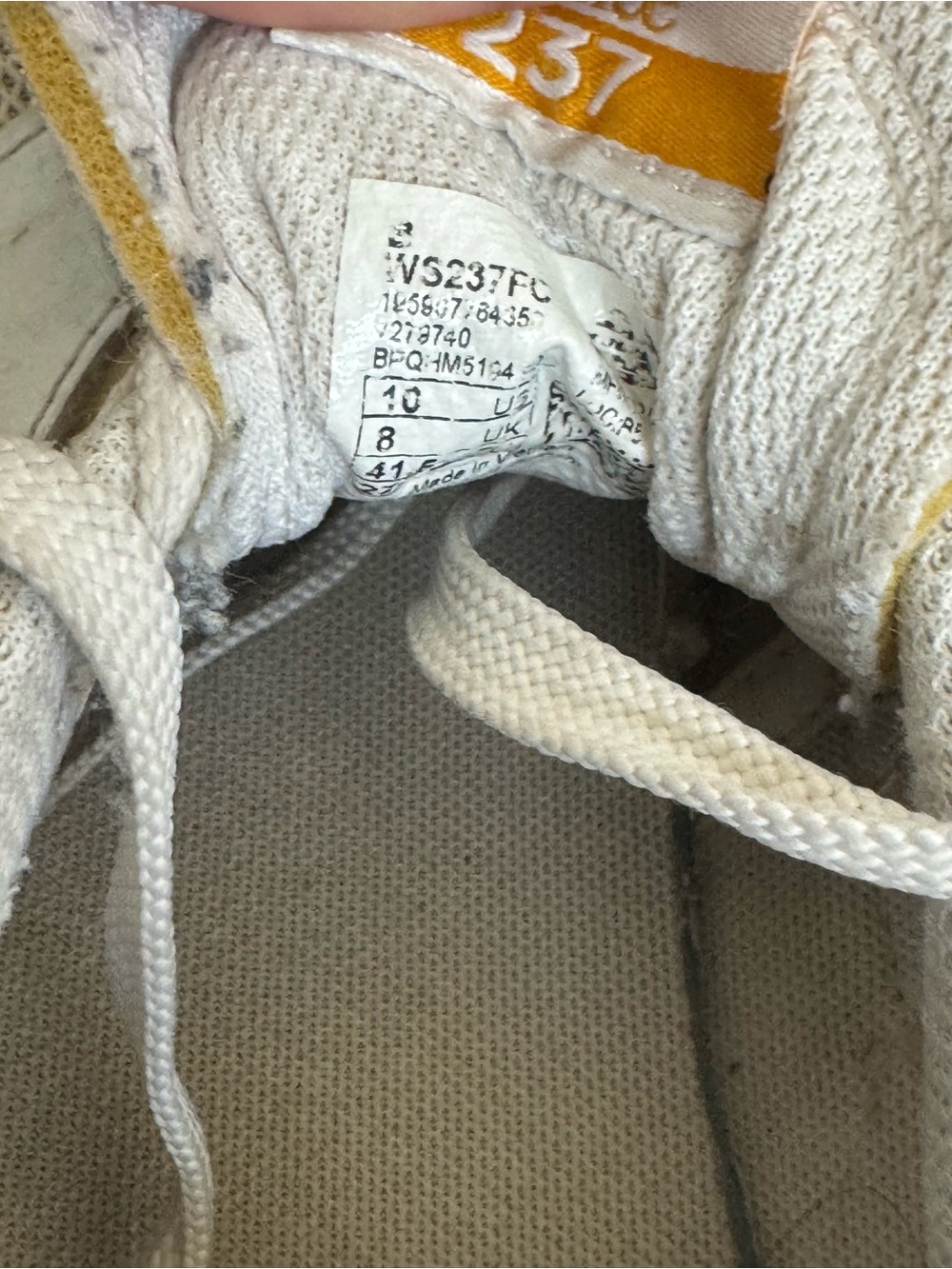New Balance Beige and White Women's Sneakers Casual Runner - Picture 4 of 4